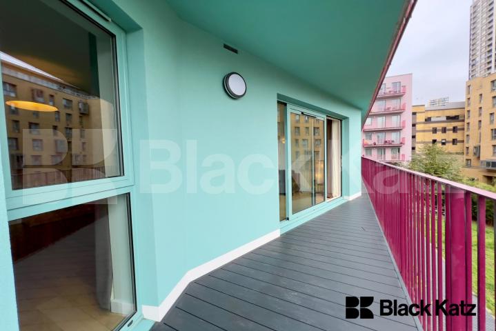 Private Development with balcony & 24 hour concierge  South Central Steedman Street, Elephant and Castle